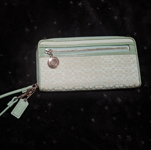 Coach Teal / Mint Signature C Wristlet Wallet - Picture 3 of 9